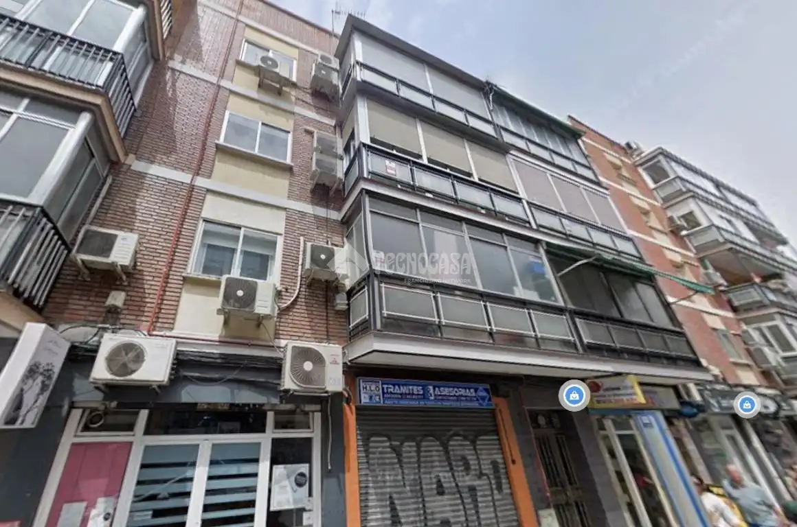 Vista exterior de Pis en venda en Madrid amb Calefacció, Parquet i Terrassa