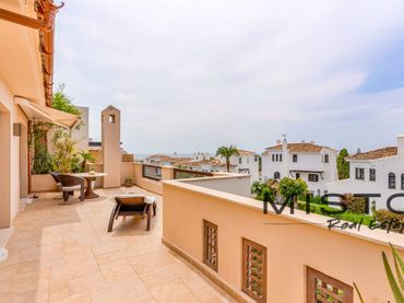 Pis amb ascensor en venda a CL ADELFAS  Es: Pl: Pt: MEDINA DE BANUS  MARBELLA (MÁLAGA)