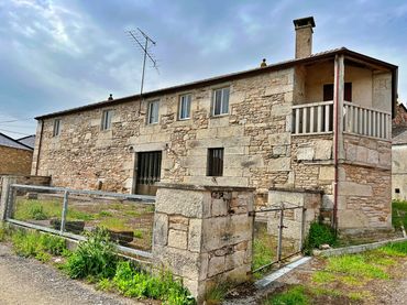 Casa en venta en Friol
