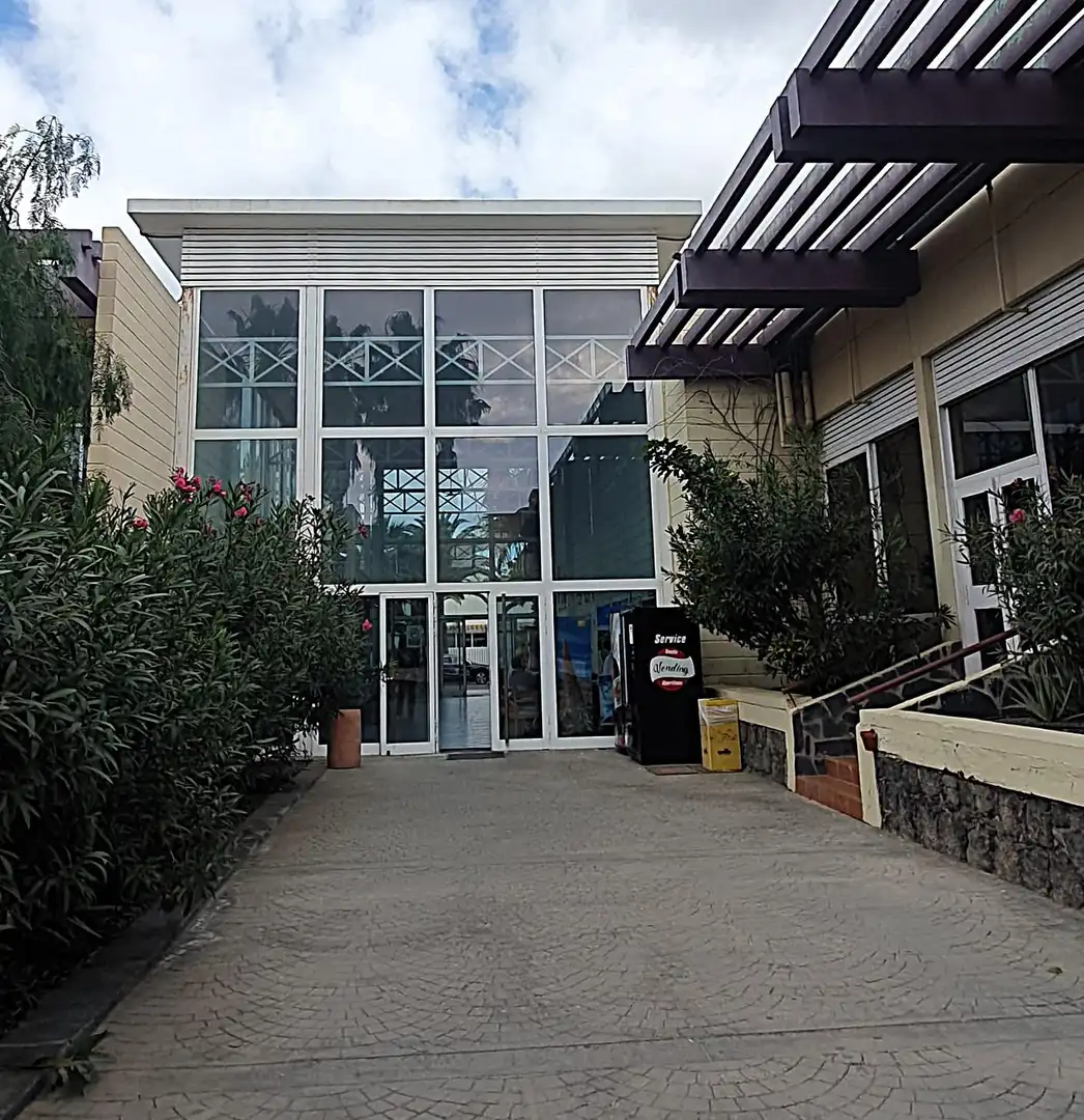 Vista exterior de Pis de lloguer en Arona amb Terrassa, Moblat i Piscina comunitària