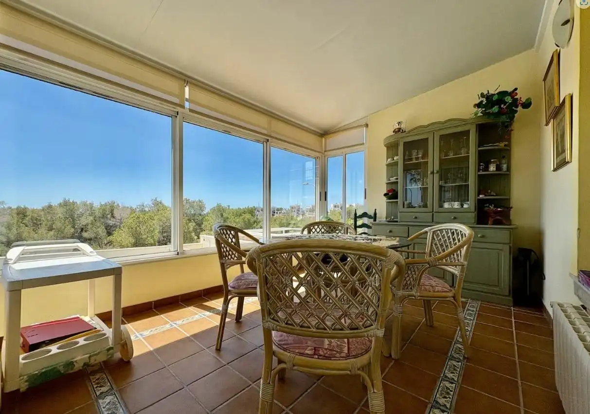 Chalet con terraza en venta en Calle canal de la mancha 19, imagen 2
