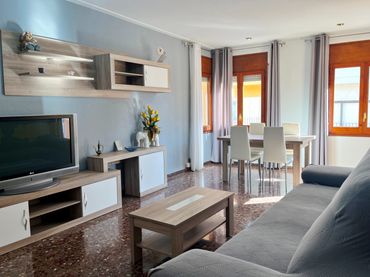 House with balcony for sale in Taialà - Germans Sabat