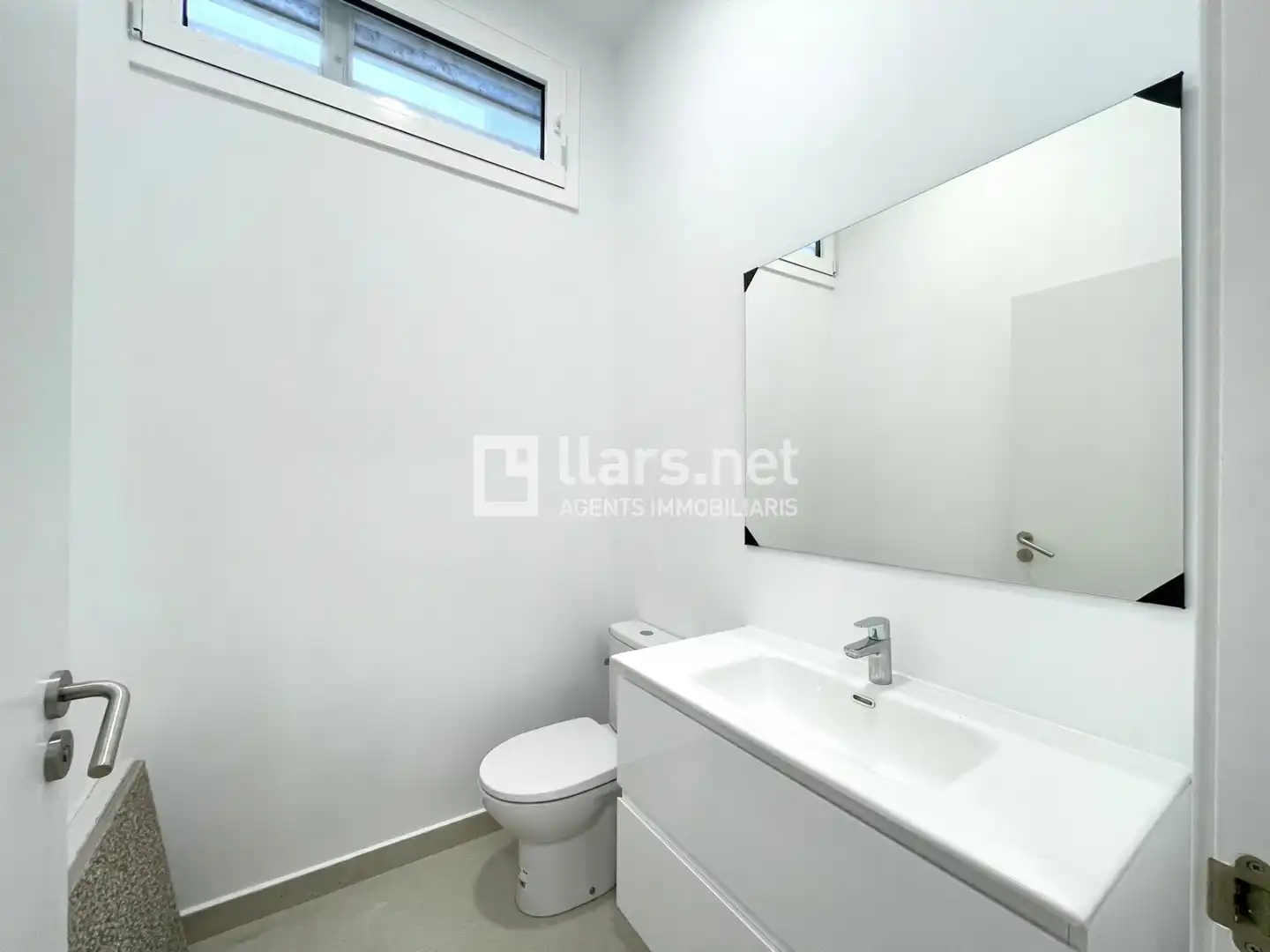 Baño de Local de alquiler en Vilanova i la Geltrú