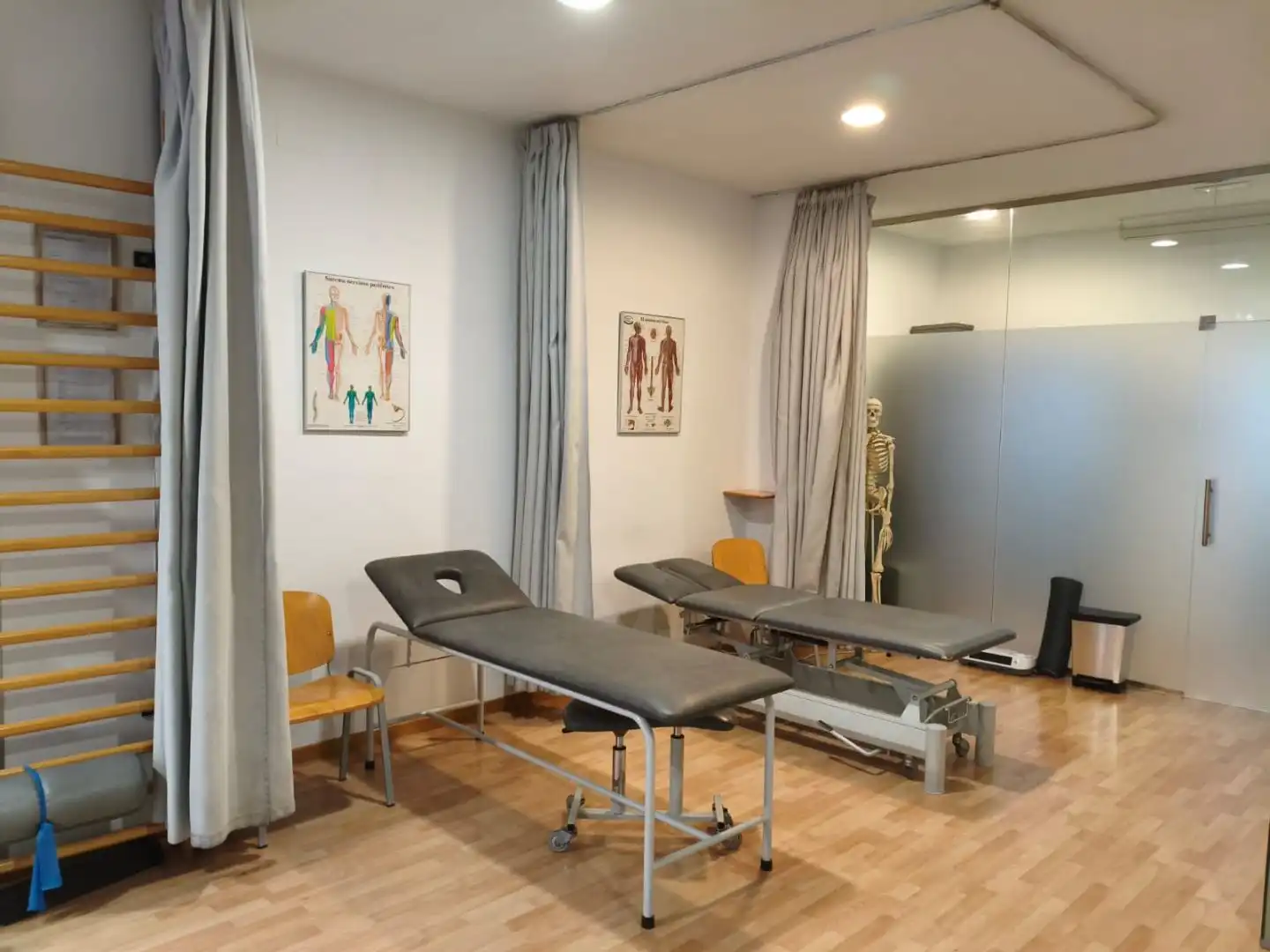 Bedroom of Commercial properties for rent in Madrid  with Air Conditioner and Furnished
