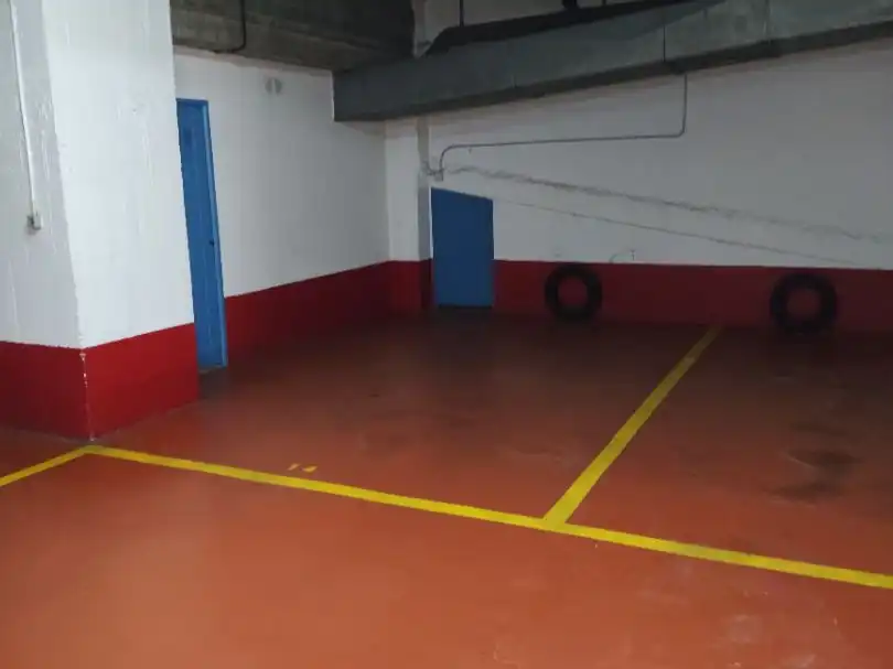 Parkplatz von Garage zur Miete in Santiago de Compostela 