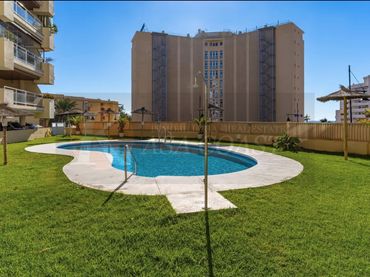 Piso con piscina en venta en Las Gaviotas  - Carvajal
