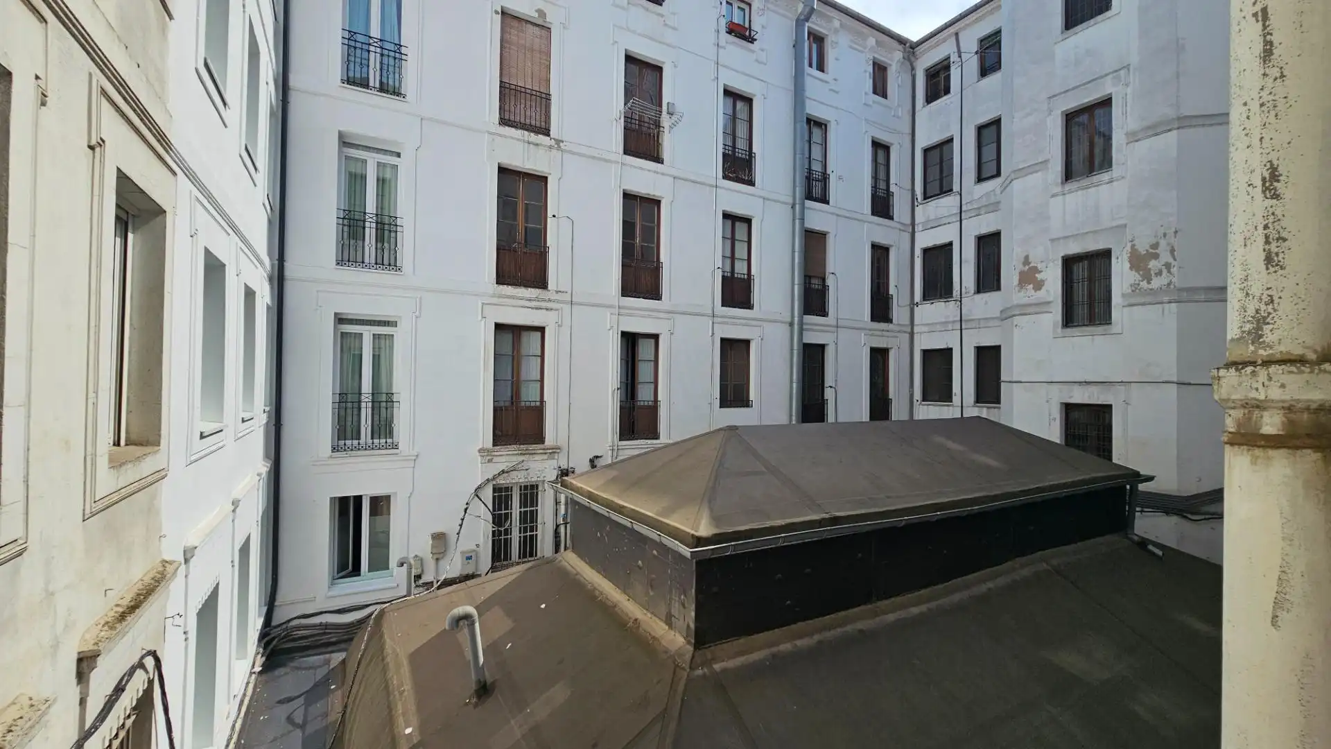 Exterior view of Flat for sale in Bilbao   with Balcony