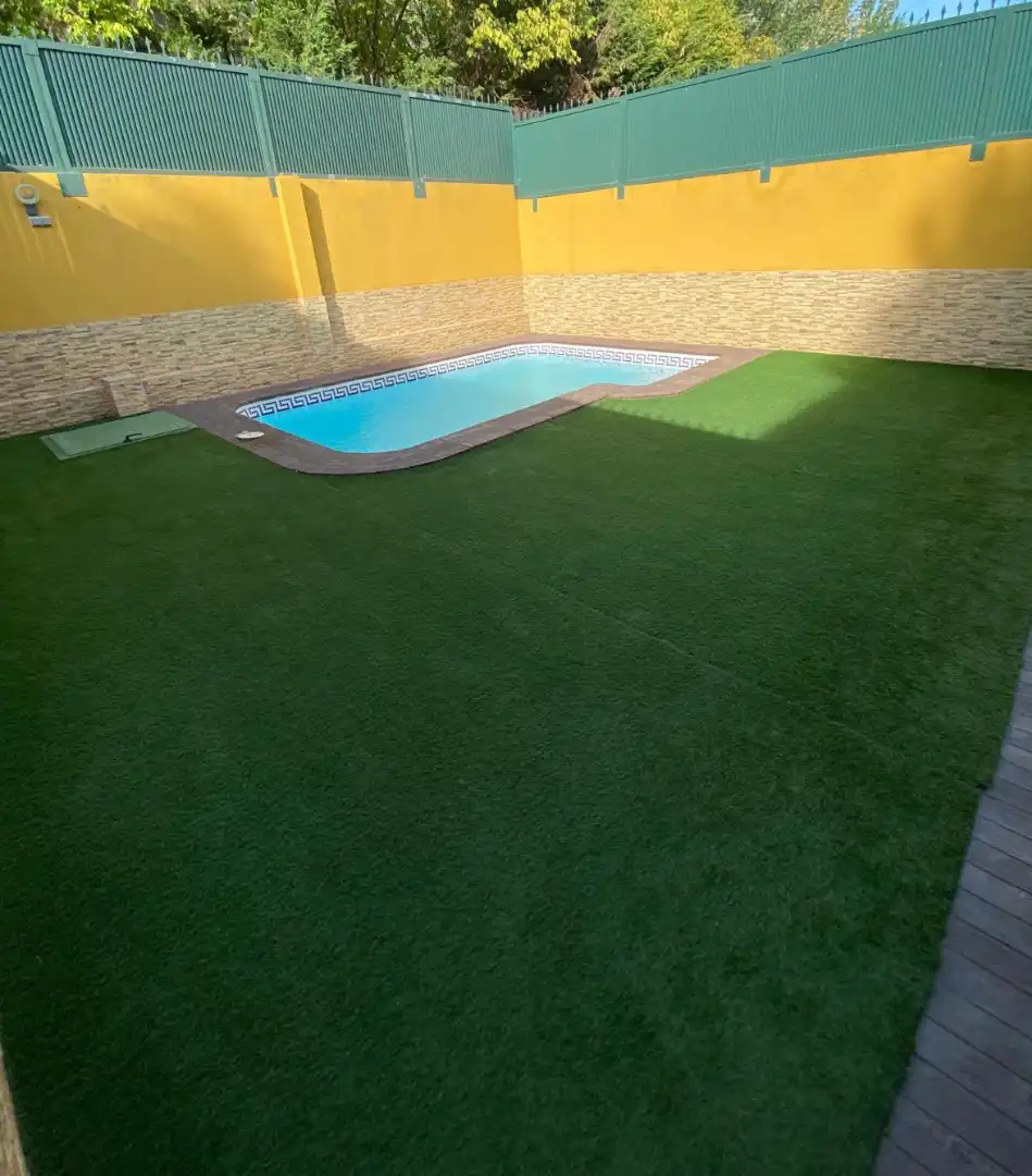 Piscina de Casa adosada en venda en Ciempozuelos amb Aire condicionat, Calefacció i Jardí privat