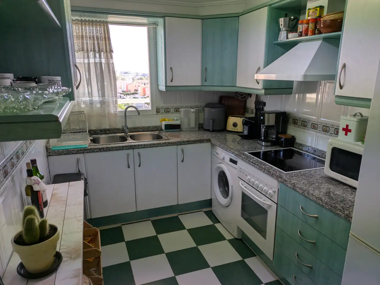 Cocina de Apartamento en venta en Benicasim / Benicàssim con Aire acondicionado, Jardín privado y Terraza