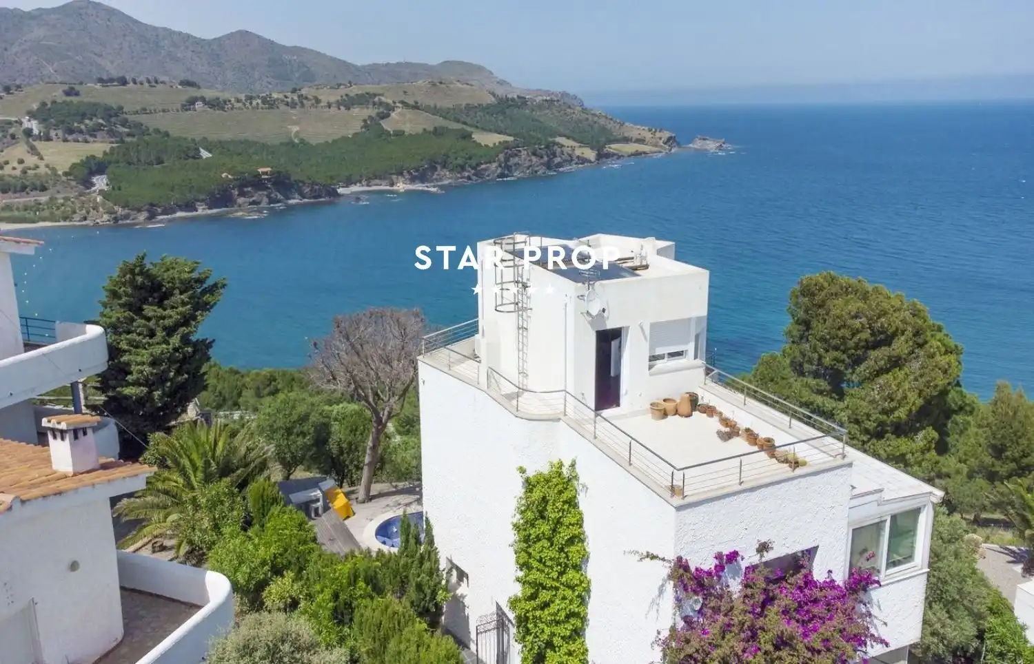 Vista exterior de Casa o xalet en venda en Llançà amb Aire condicionat, Calefacció i Parquet