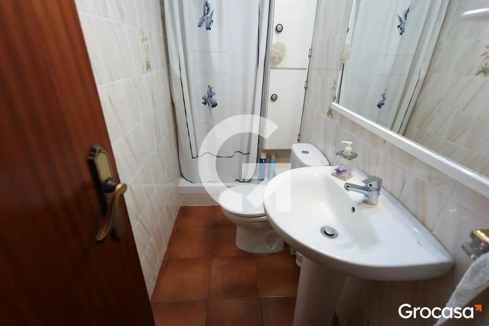 Bathroom of Flat for sale in L'Hospitalet de Llobregat  with Furnished, Oven and Washing machine