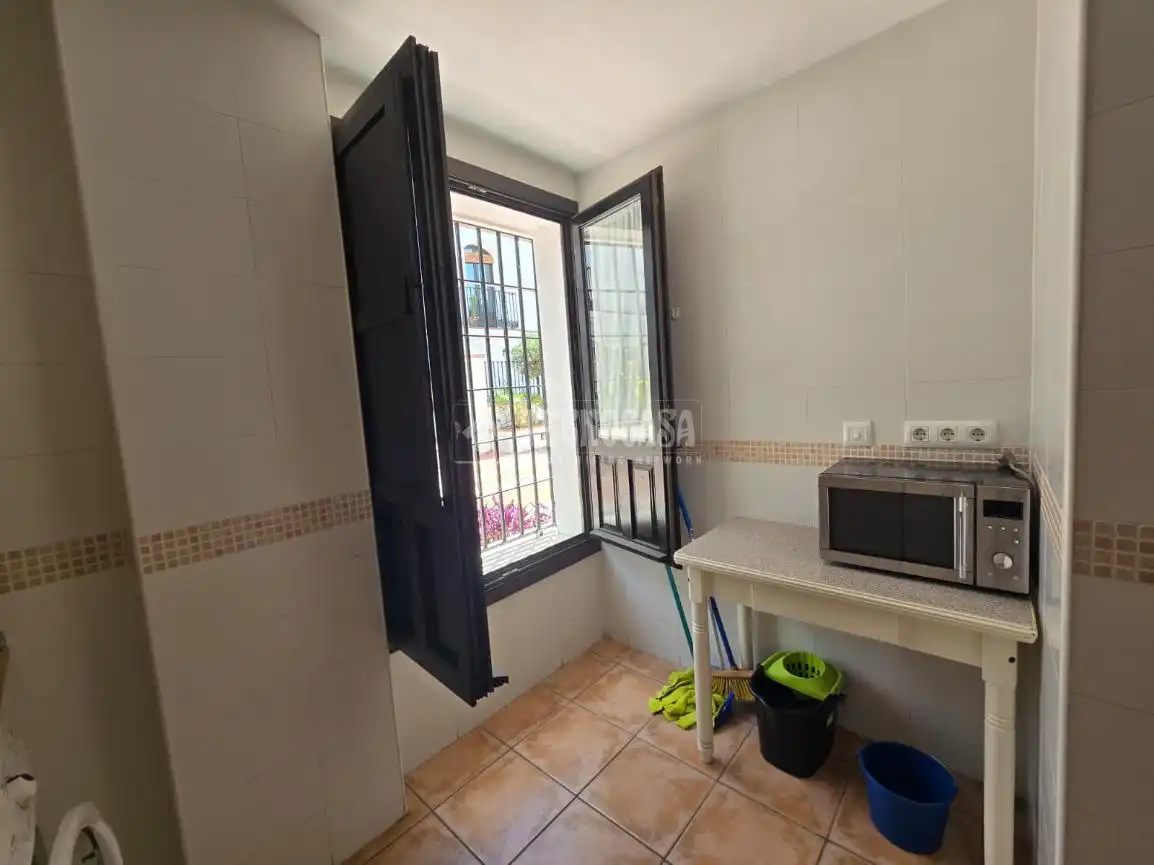 Terraza de Piso en venta en Vélez de Benaudalla con Aire acondicionado, Terraza y Piscina comunitaria