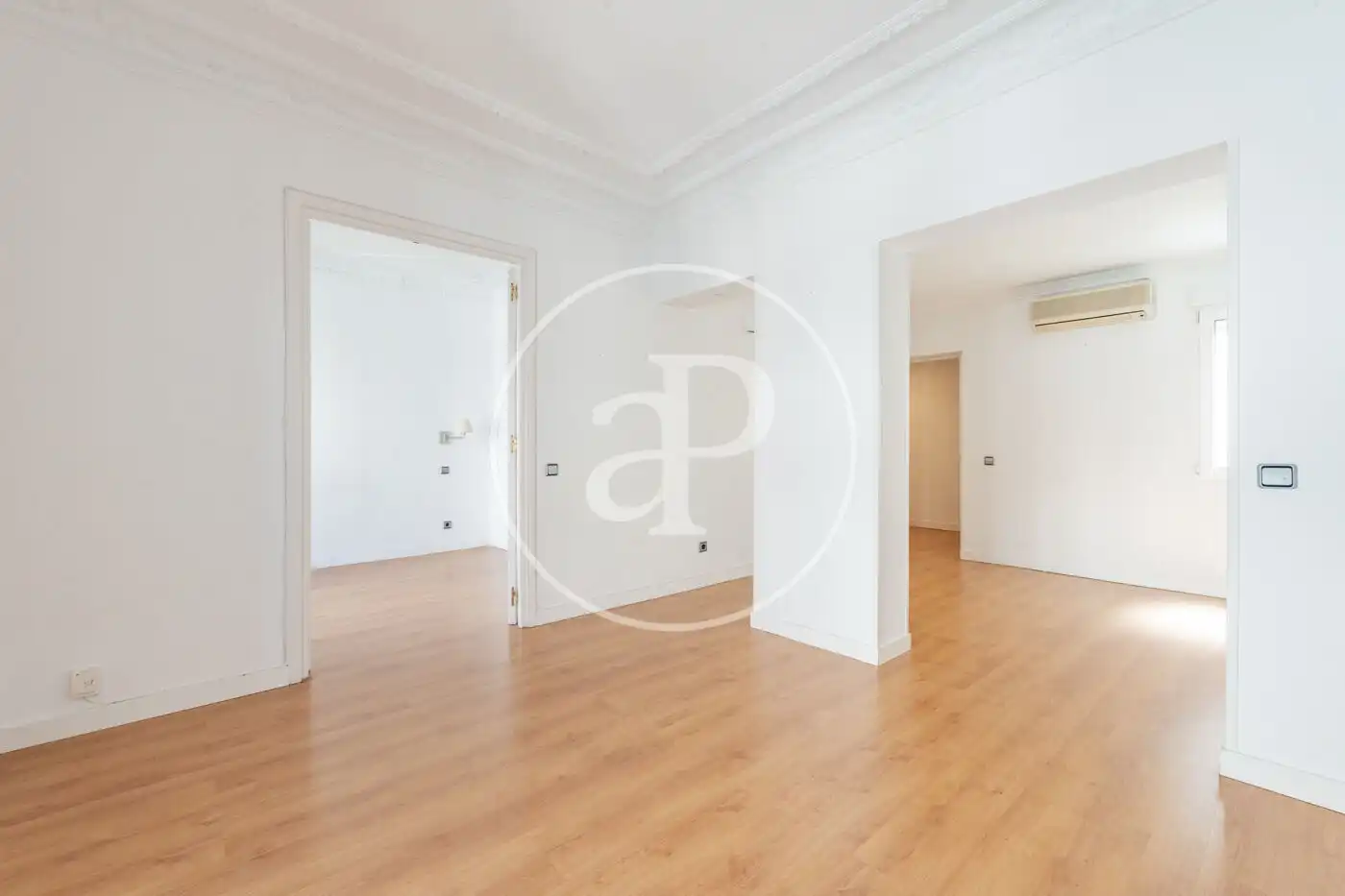 Flat with terrace for sale in Calle de Manuel Cortina, imagen 8