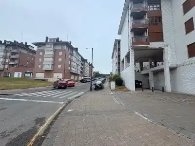 Außenansicht von Wohnung zum Verkauf in Gozón mit Heizung, Privatgarten und Terrasse
