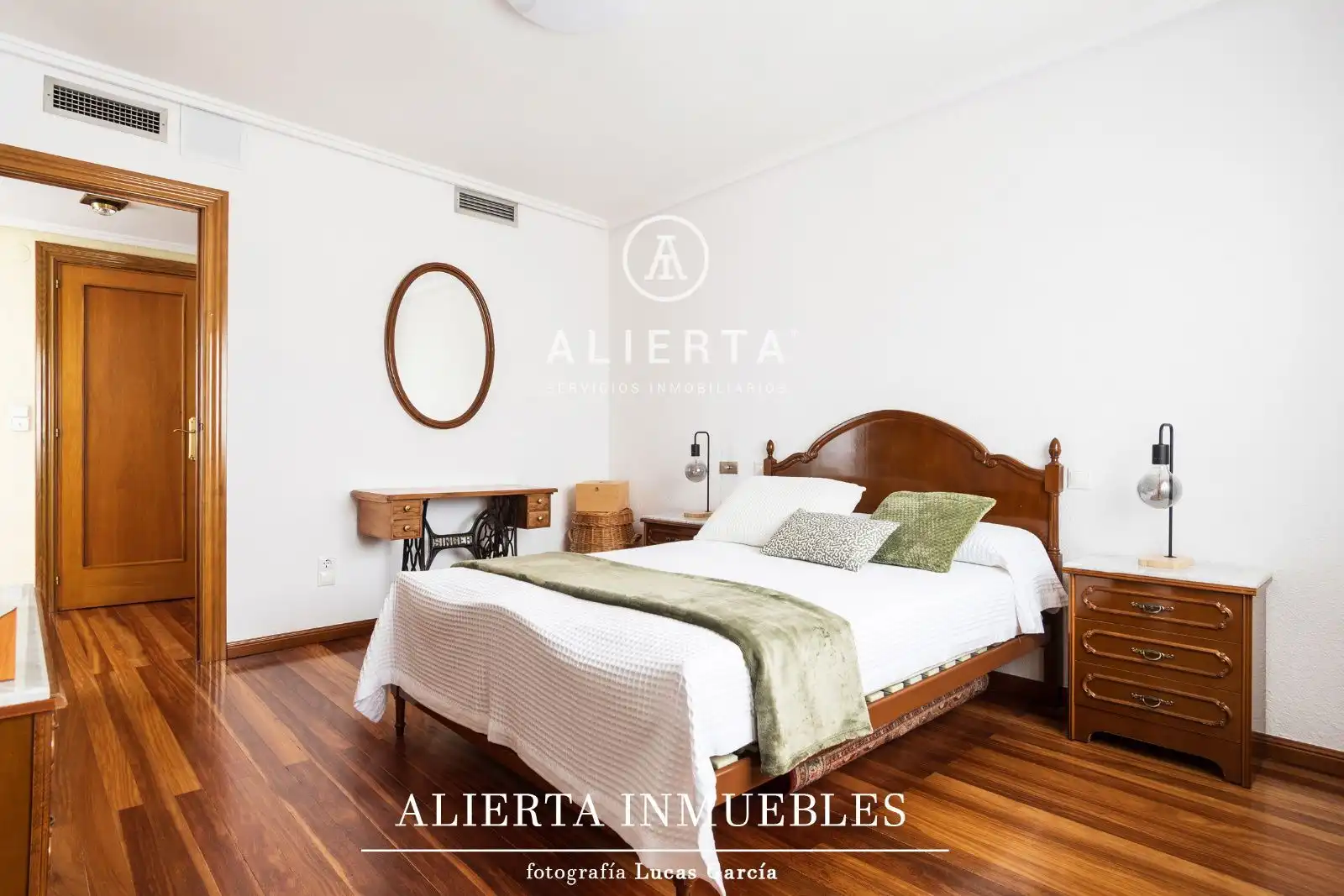 Bedroom of Flat for sale in Zaragoza  with Air Conditioner, Heating and Terrace