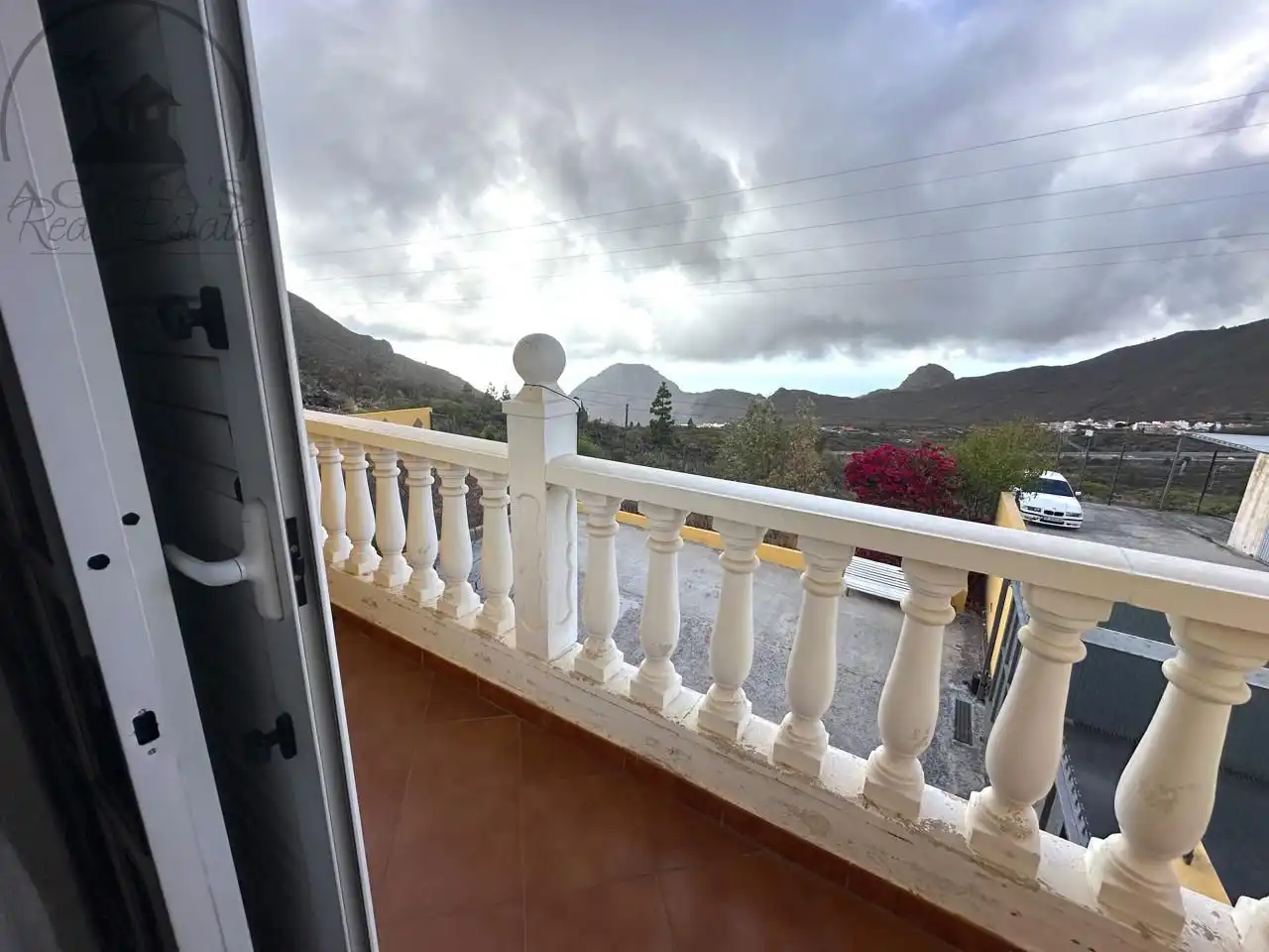 Vista exterior de Finca rústica en venda en Santiago del Teide amb Jardí privat i Terrassa