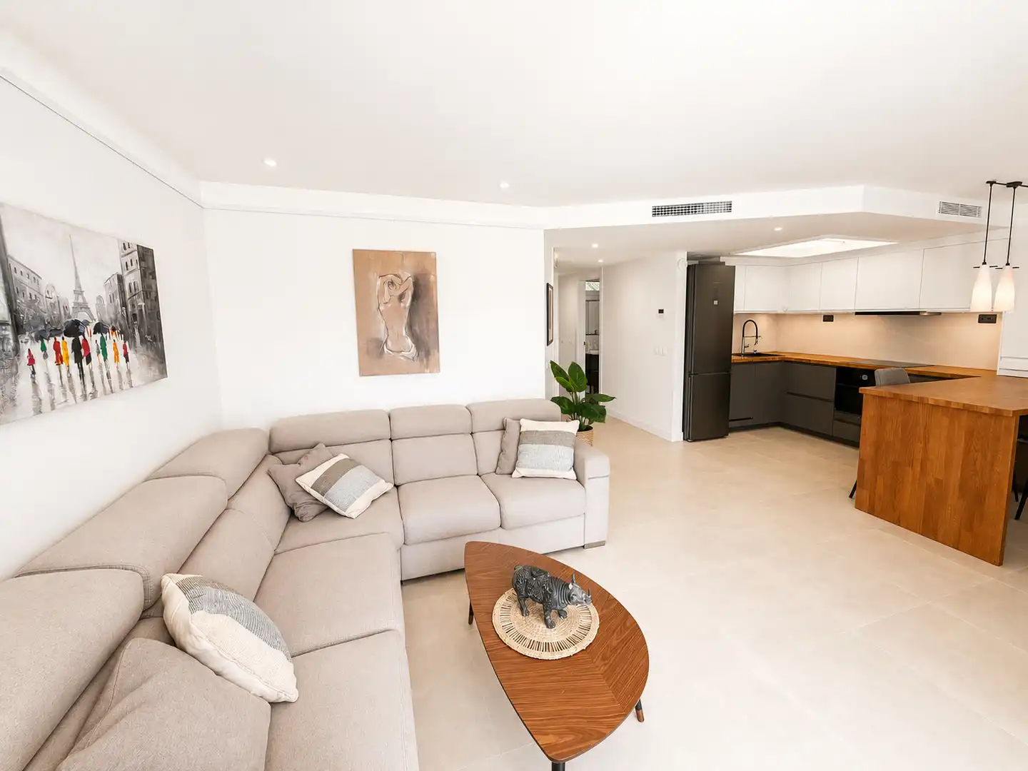 Sala de estar de Piso en venta en Benalmádena con Aire acondicionado, Terraza y Amueblado