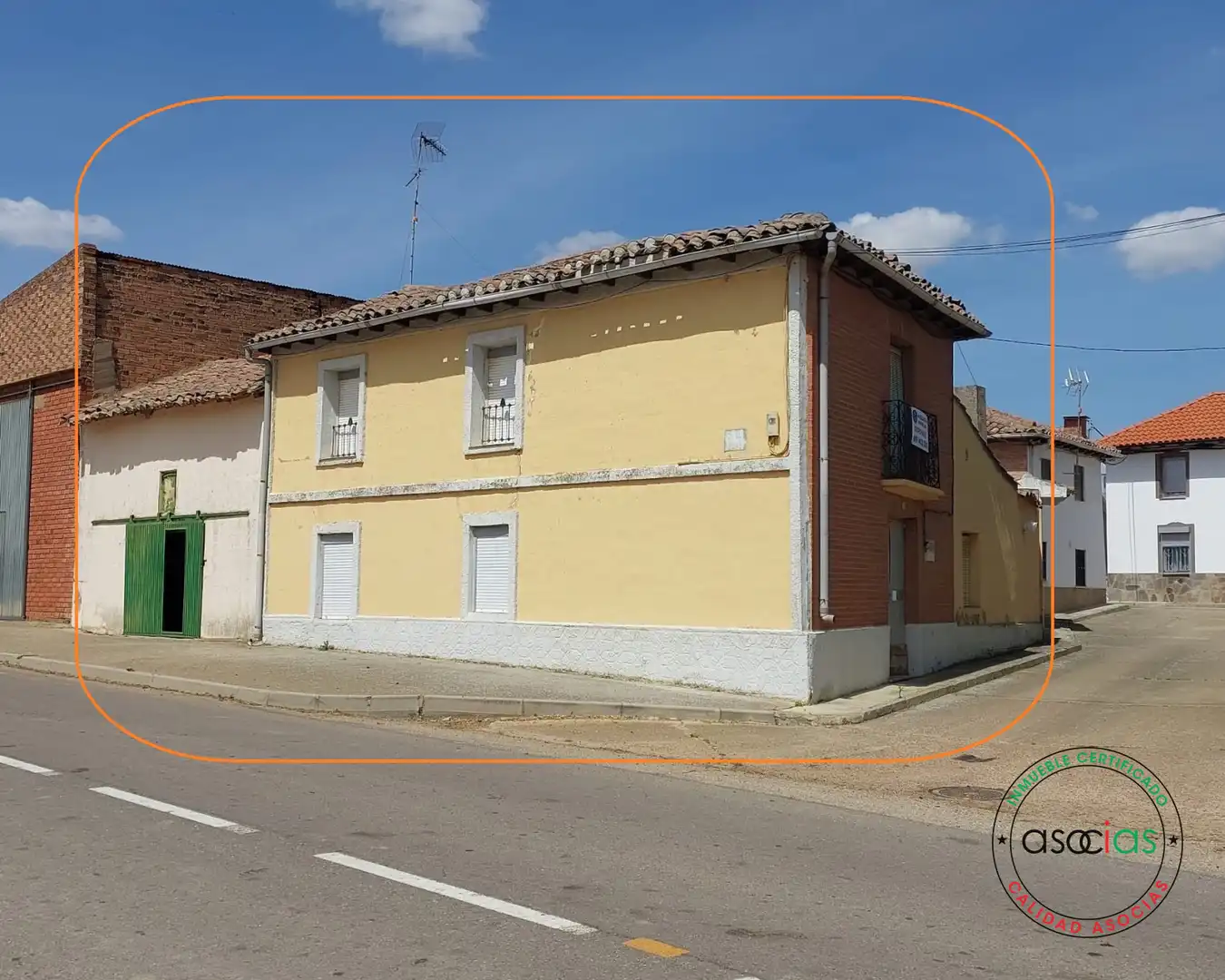 Vista exterior de Casa adosada en venda en Melgar de Arriba amb Jardí privat