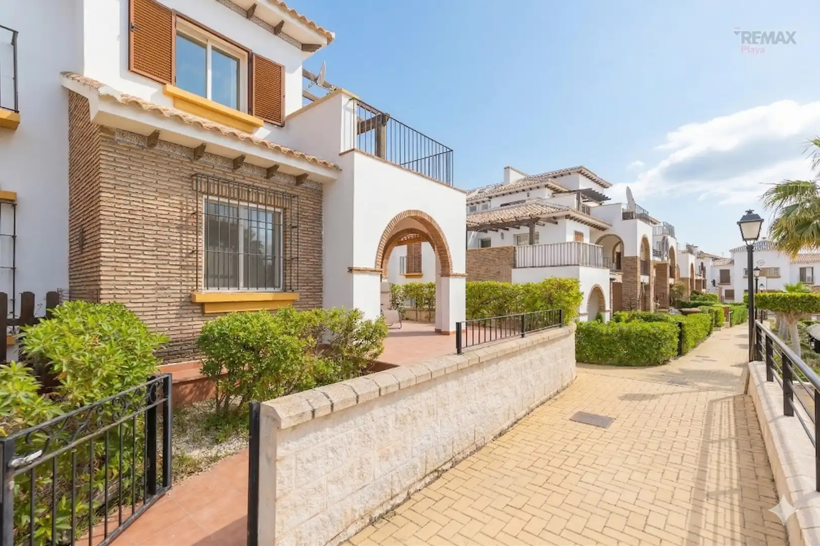 Terraced house with pool for sale in Avenida Cañada Julián 8, imagen 2