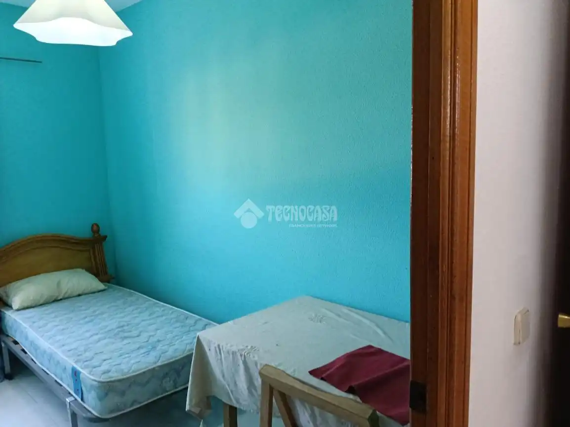Habitación de Piso en venta en Dos Hermanas con Amueblado y Balcón
