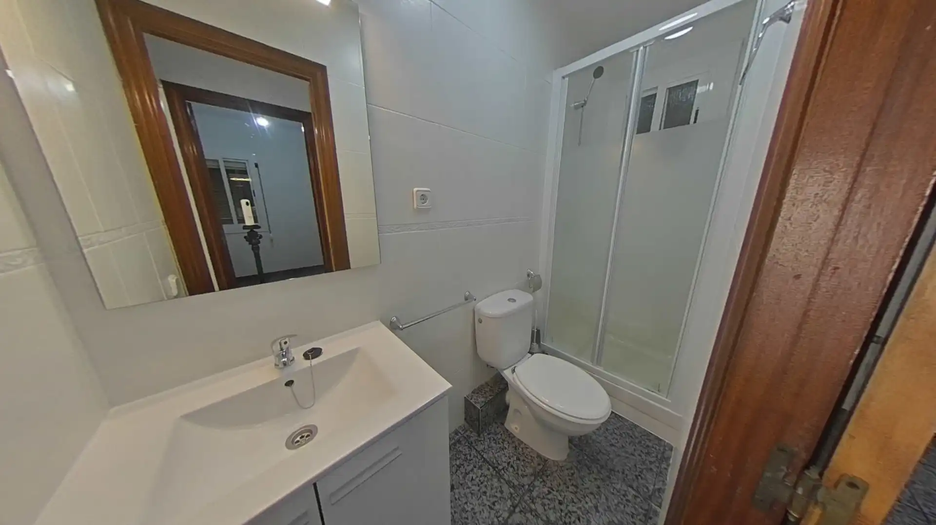Badezimmer von Wohnung zum Verkauf in L'Hospitalet de Llobregat mit Heizung