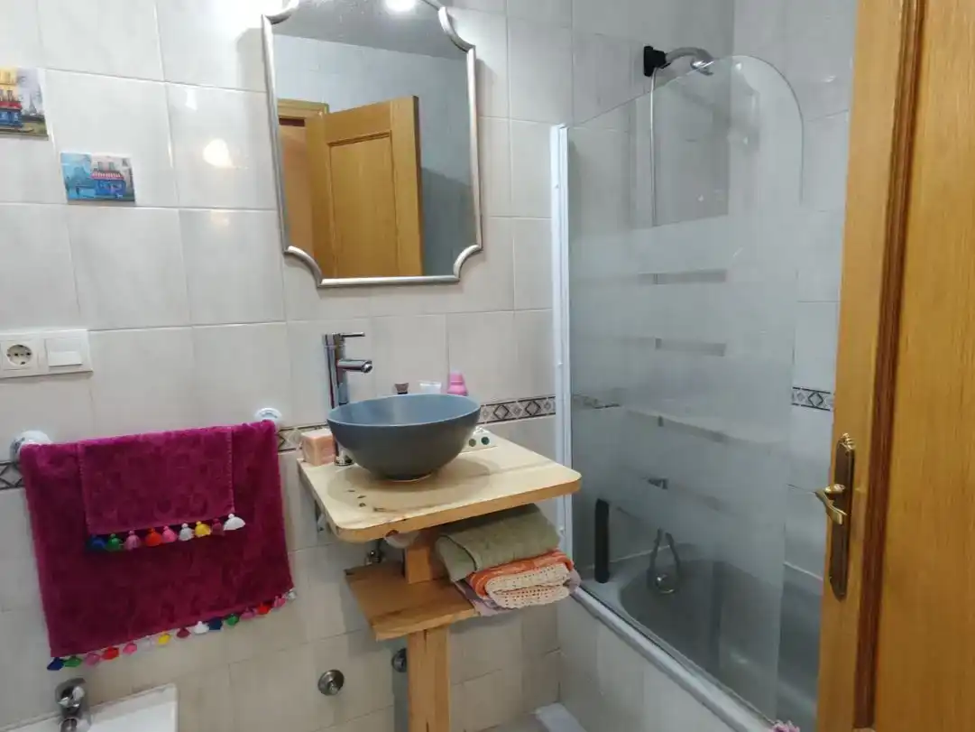Bany de Dúplex en venda en Morcín amb Jardí privat, Parquet i Traster