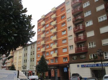 Apartament amb balcó en venda a Avenida Torrelavega 24