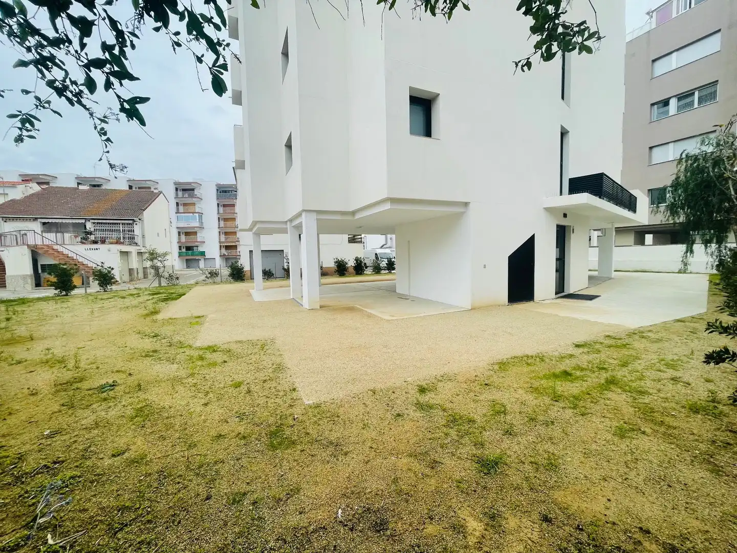 Außenansicht von Maisonette zum Verkauf in Roses mit Klimaanlage, Heizung und Terrasse