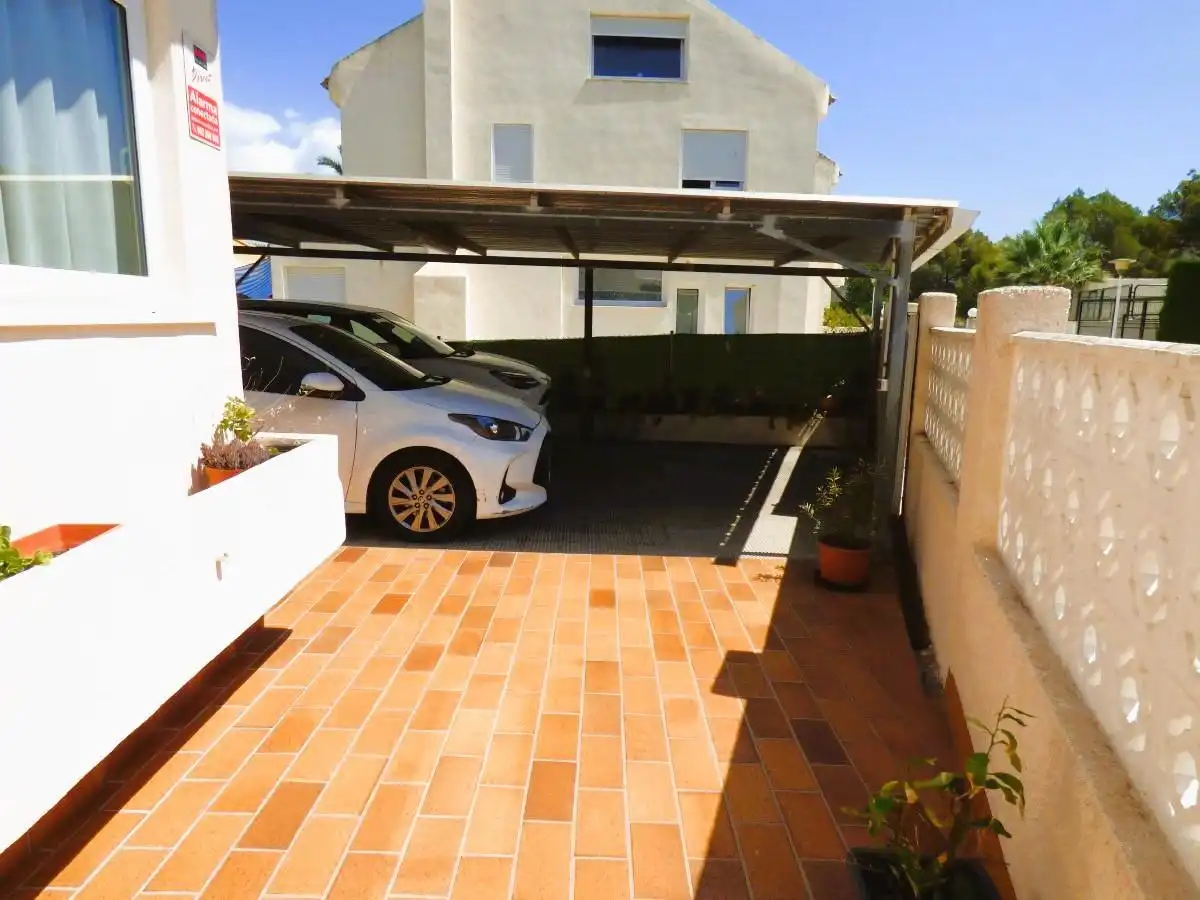 Parking de Casa adosada en venta en Benidorm con Aire acondicionado y Internet