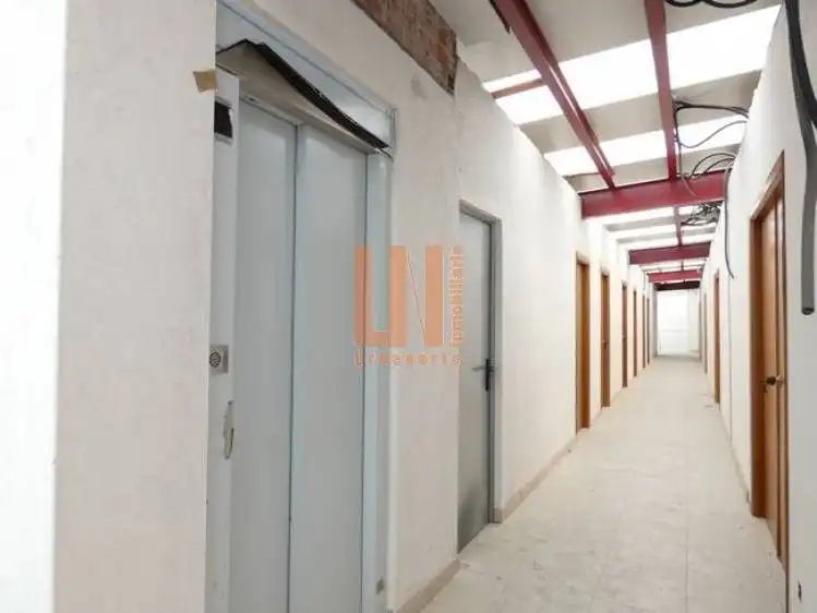 Industrial building with lift for sale in Avenida Quinta, imagen 9