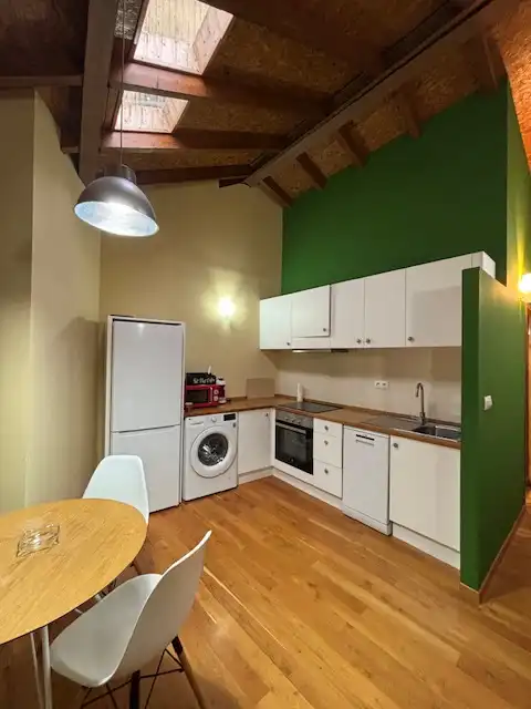 Cuina de Apartament de lloguer en Ferrol amb Calefacció, Parquet i Moblat