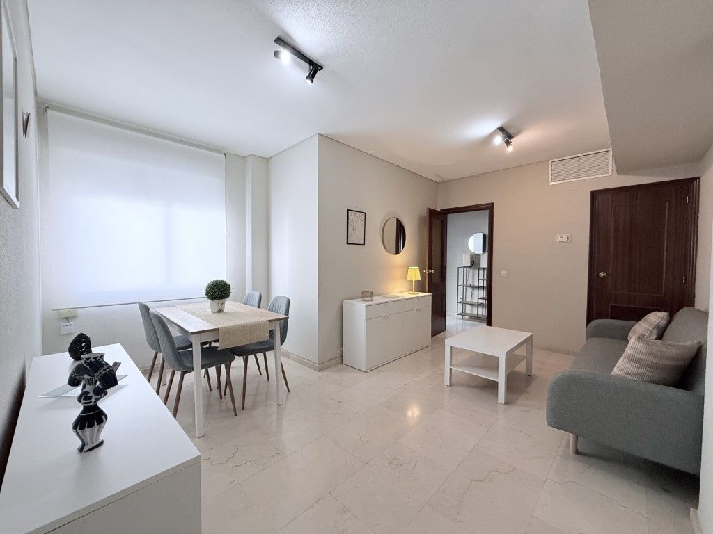 Flat to rent in Ciudad Jardín - Zoco, Poniente-Sur