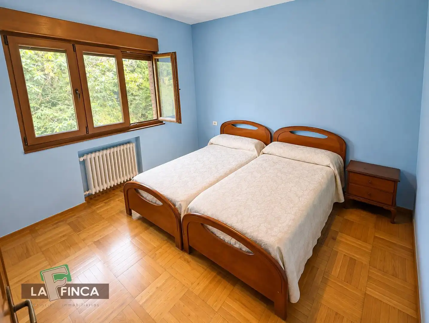 Dormitori de Casa o xalet en venda en Siero amb Calefacció, Parquet i Terrassa
