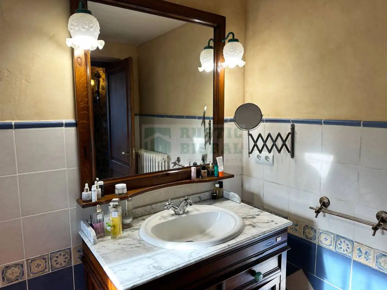 Baño de Finca rústica en venta en Corçà con Aire acondicionado, Calefacción y Terraza
