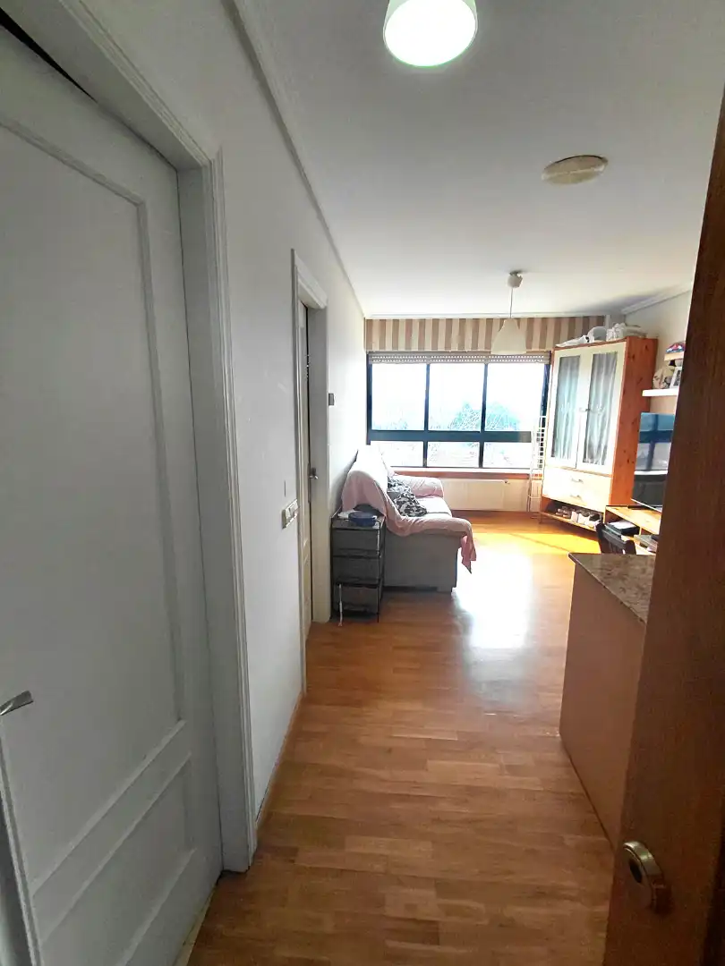 Habitación de Apartamento en venta en Oleiros con Calefacción, Jardín privado y Parquet