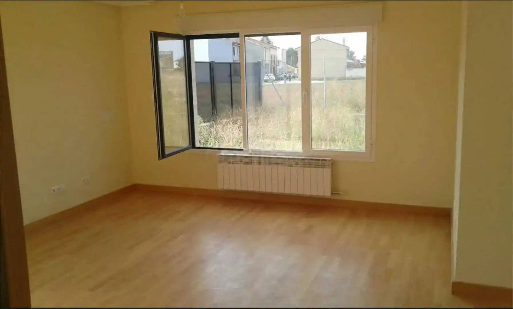 Dormitori de Casa o xalet en venda en Almazán amb Jardí privat i Parquet