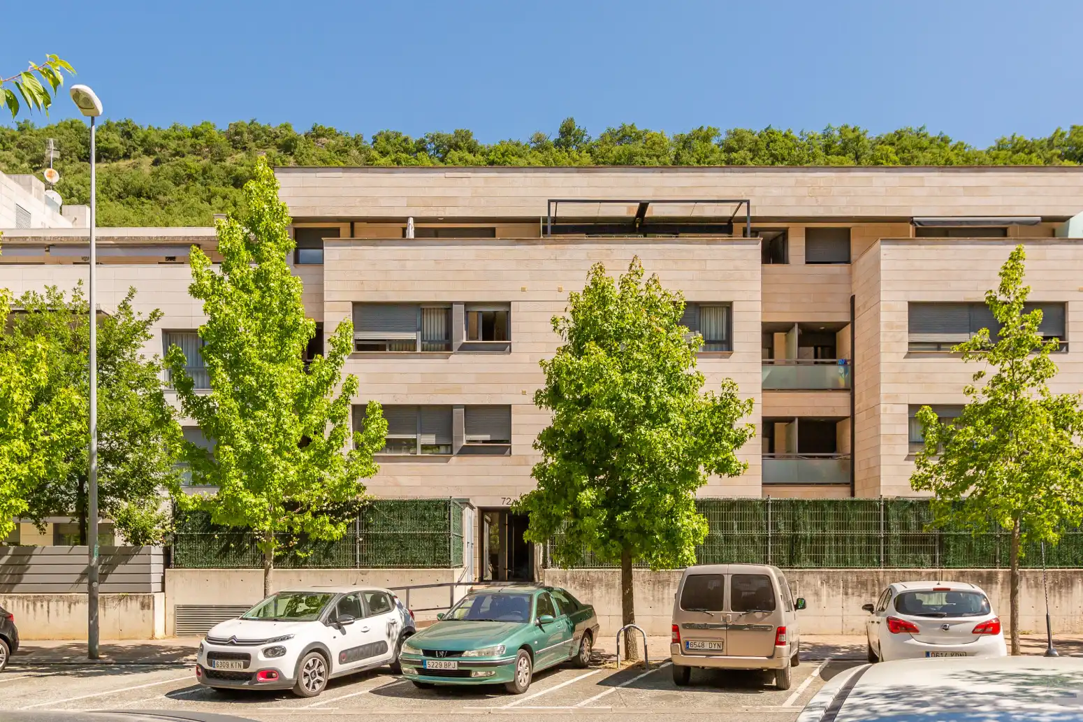 Vista exterior de Ático en venta en Huarte / Uharte con Calefacción, Parquet y Terraza