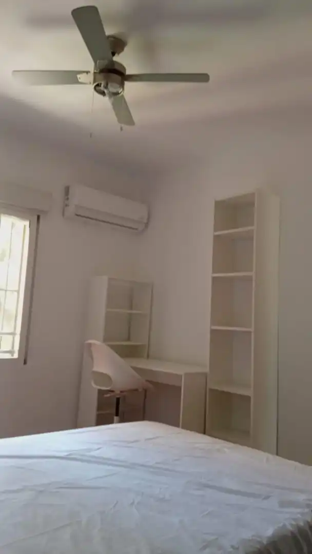 Bedroom of Apartments for rent in Granada