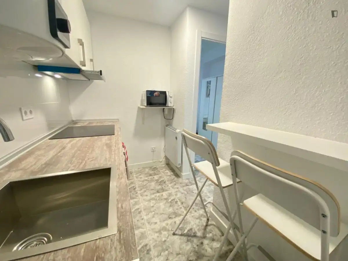 Room in Los Rosales