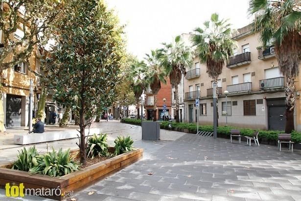 Vista exterior de Edifici en venda en Mataró