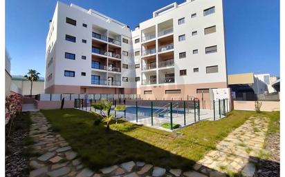 Vista exterior de Pis en venda en Mijas amb Jardí privat, Terrassa i Piscina