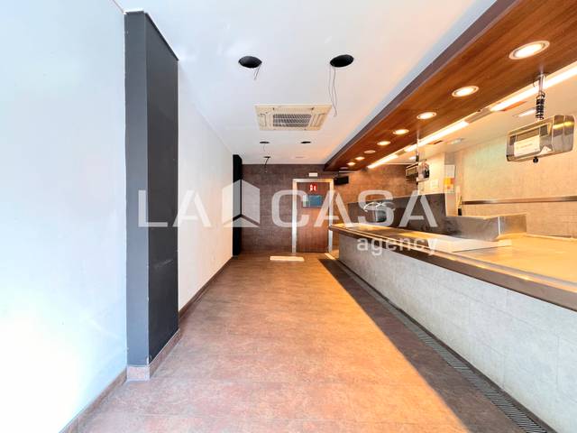 Local comercial en Venta en Rambla de Prim en La Verneda i la Pau
