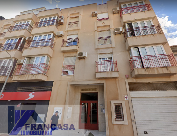 Vista exterior de Pis en venda en Roquetas de Mar