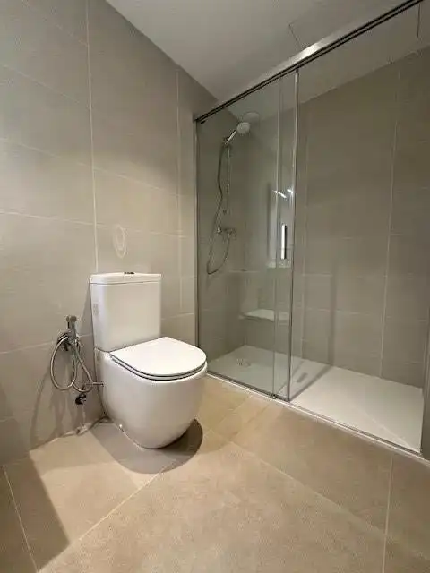 Badezimmer von Wohnung zur Miete in Badalona mit Heizung und Balkon