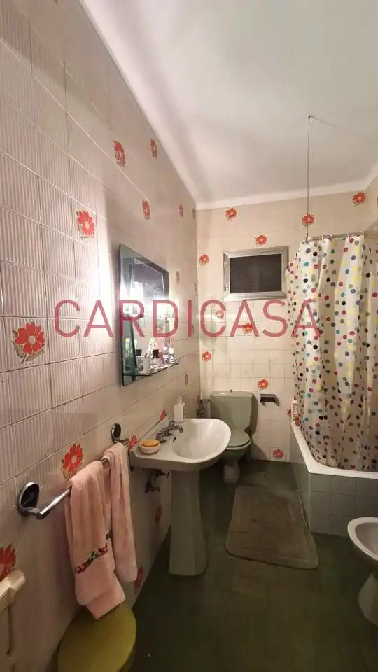 Bany de Pis en venda en Vigo  amb Calefacció i Moblat