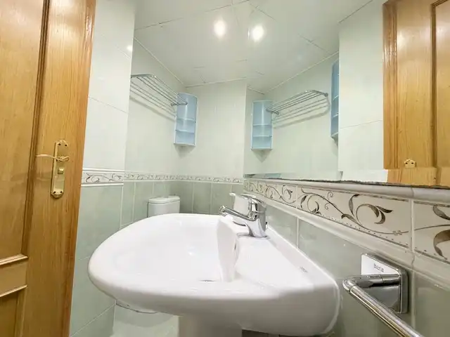 Baño de Piso en venta en Castellón de la Plana / Castelló de la Plana con Aire acondicionado