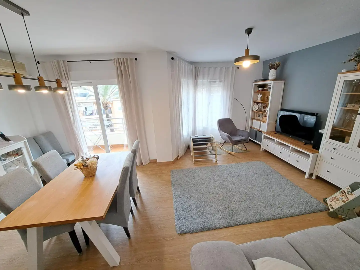Sala d'estar de Pis en venda en Alzira amb Aire condicionat, Parquet i Balcó