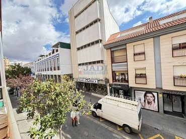Piso con balcón en venta en Valdepeñas