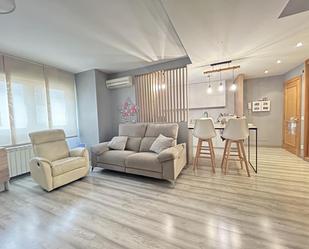 Living room of Flat for sale in Tudela  with Air Conditioner, Heating and Terrace