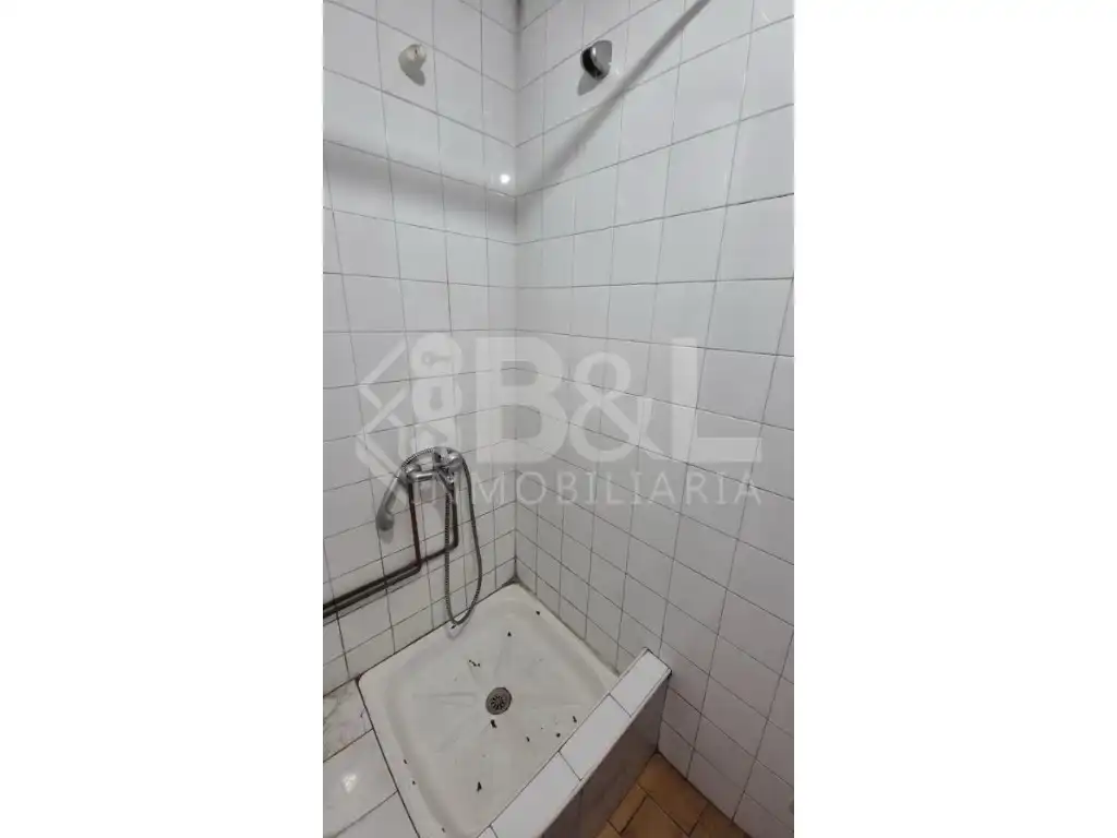 Bathroom of Industrial buildings for rent in Huelva
